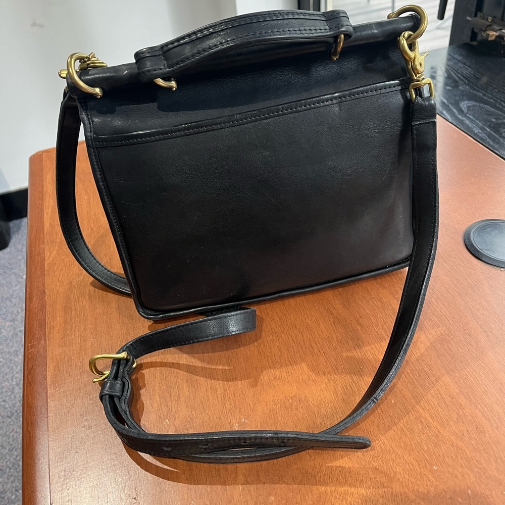 Vintage Coach Willis 9927 -black with Gold Hardware - Picture 6 of 13